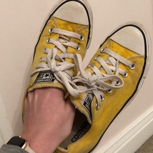 Yellow converse All Stars